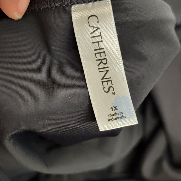 Catherine's Swimwear Skort Bottom 1X Black Lace Hem 17" from waist to hem - Picture 5 of 5